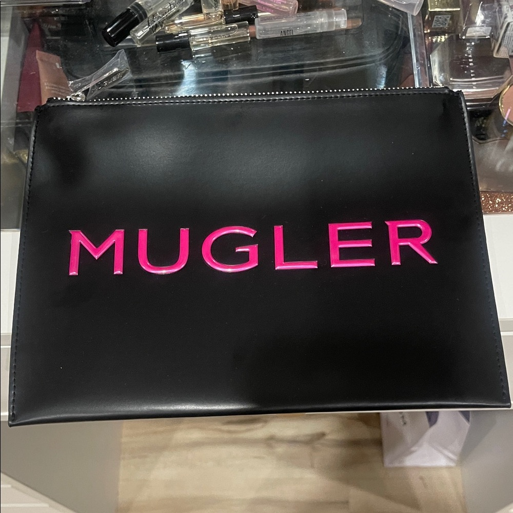 Mugler Black Pouch with Hot Pink Logo ⭐️⭐️⭐️⭐️⭐️